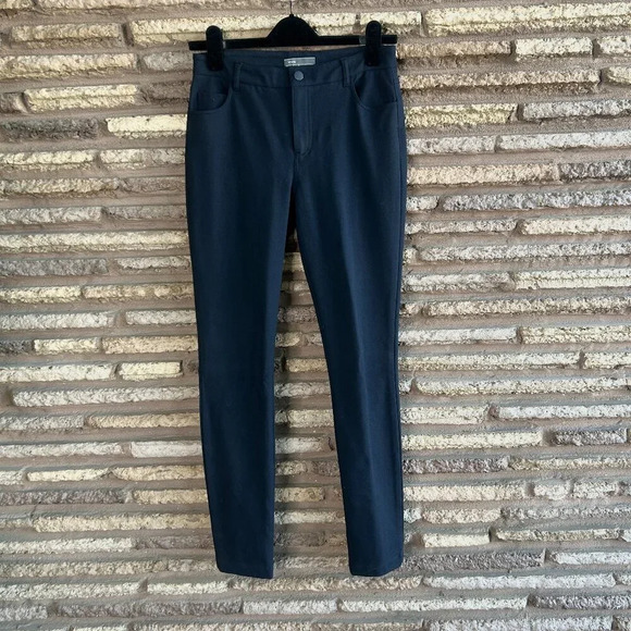 Vince Black Stretch Flat Front Jeans  Size 8 - Picture 1 of 6